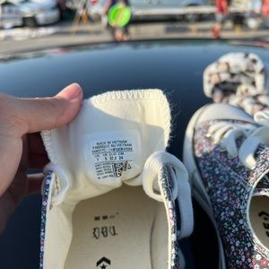 Brand new never worn platform converse size 7 in womens.